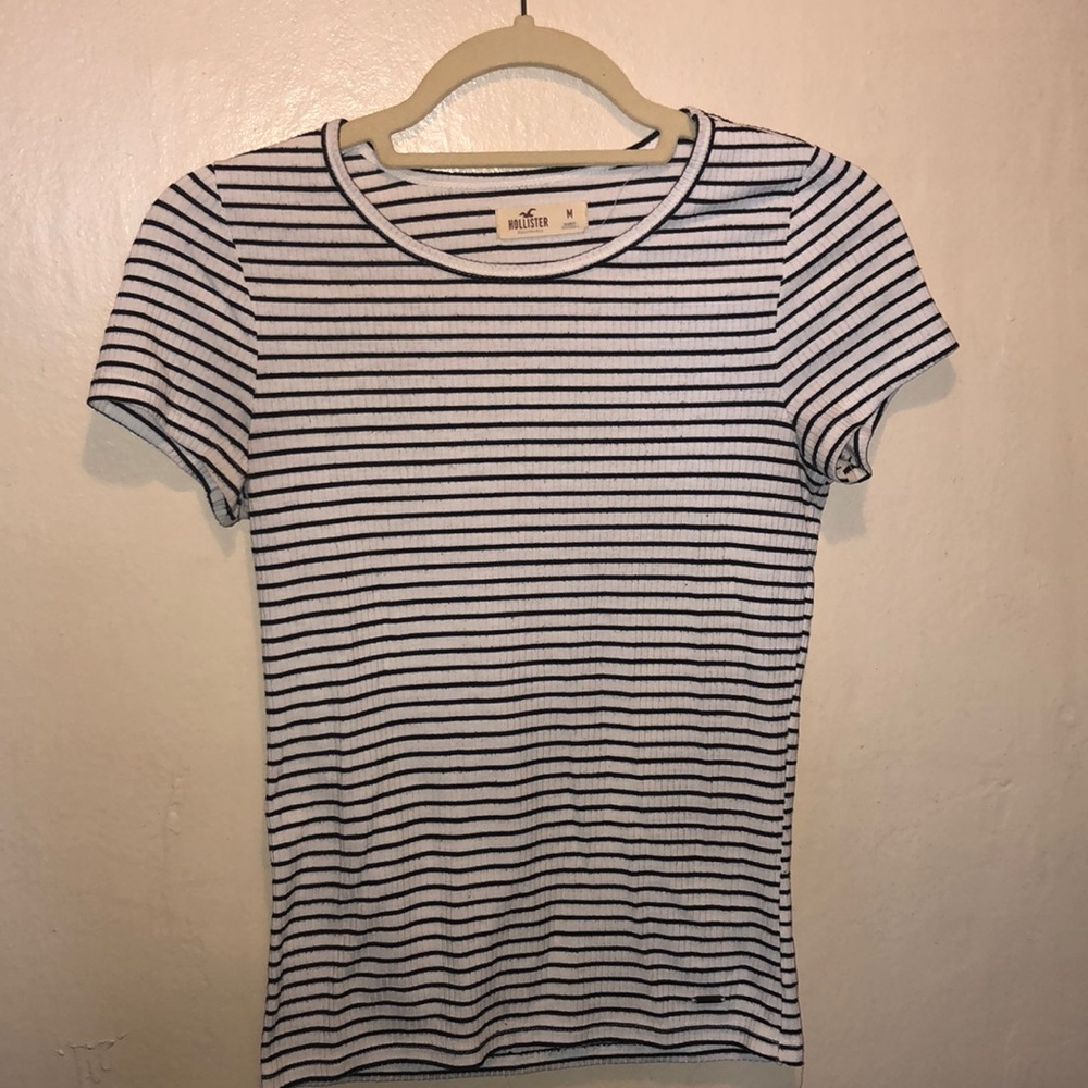 HOLLISTER STRIPED T SHIRT